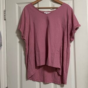 Chico's pretty Mauve color V neck Blouse Size 2 (large) like new